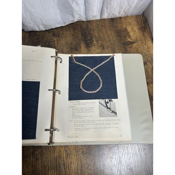 Viking Husqvarna Owners Handbook / 900 Series Binder Vintage 1982 80s - Picture 7 of 9